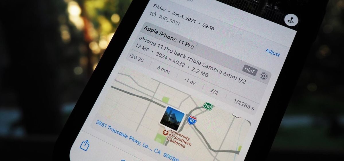 Hoe pas ik de datum en tijd en locatie van een foto of video aan in iOS 15 Foto’s?