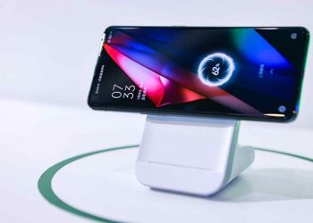 Dit is het nieuwe magnetische draadloze oplaadsysteem van Oppo