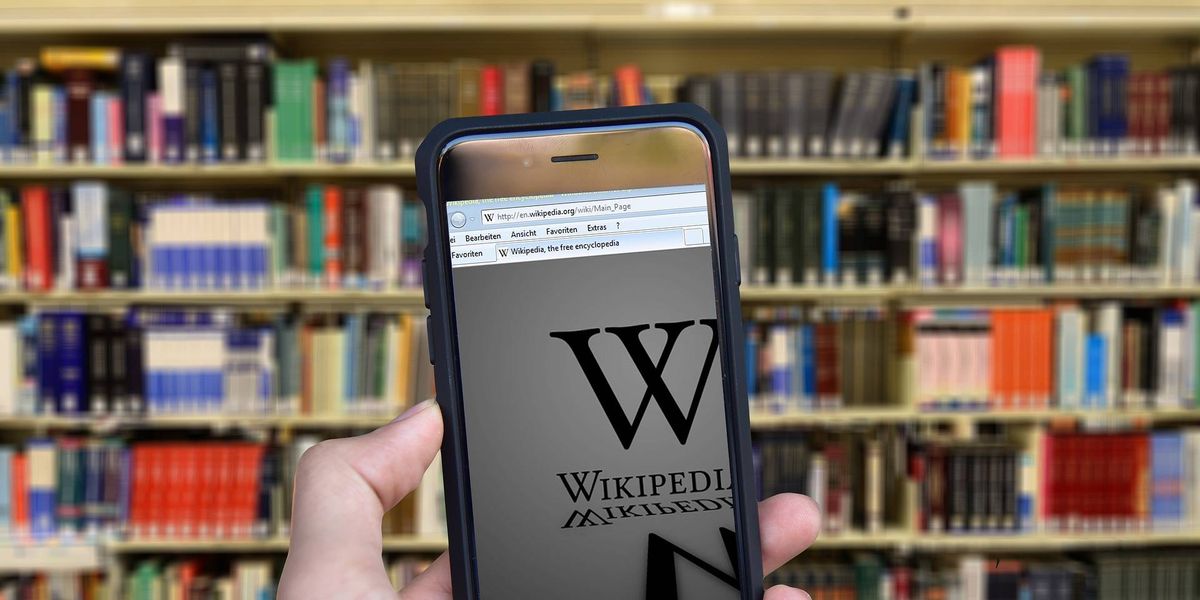 Internetvandaal voegt hakenkruizen toe aan 53.000 Wikipedia-pagina’s, waaronder de pagina van president Joe Biden