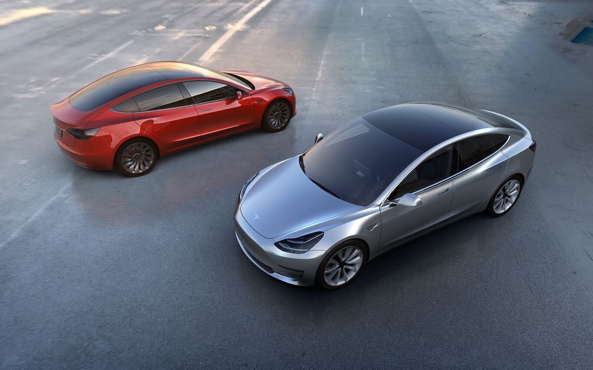Tesla activeert volledig zelfrijdend autonoom rijden